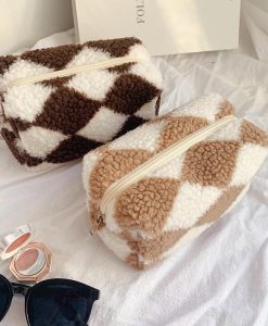 Plush Plaid Makeup Bag: Chic Barrel-Shaped Cosmetic Organizer for Travel
